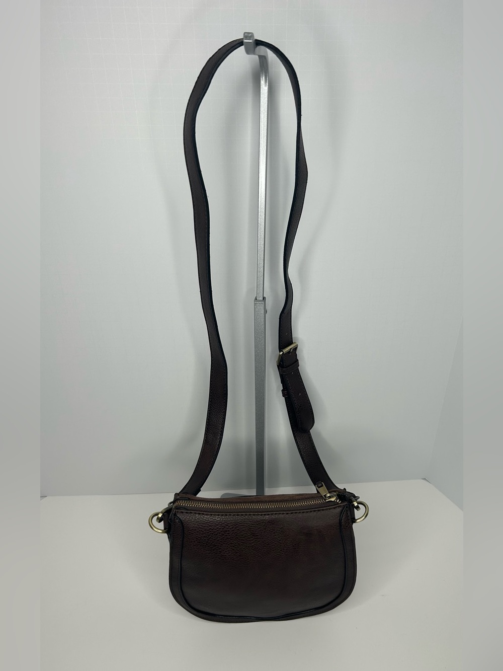 Kelly & Katie Brown Crossbody Bag - Picture 6 of 12